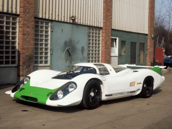 Das Team der Museumswerkstatt hat den allererst gebauten Porsche 917 mit der Chassis-Nummer 001 in seinen Ur-Zustand von 1969 zurückgeführt.